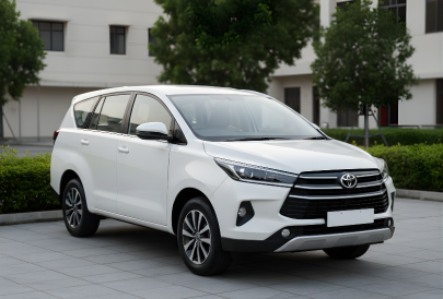 Toyota Innova Hycross